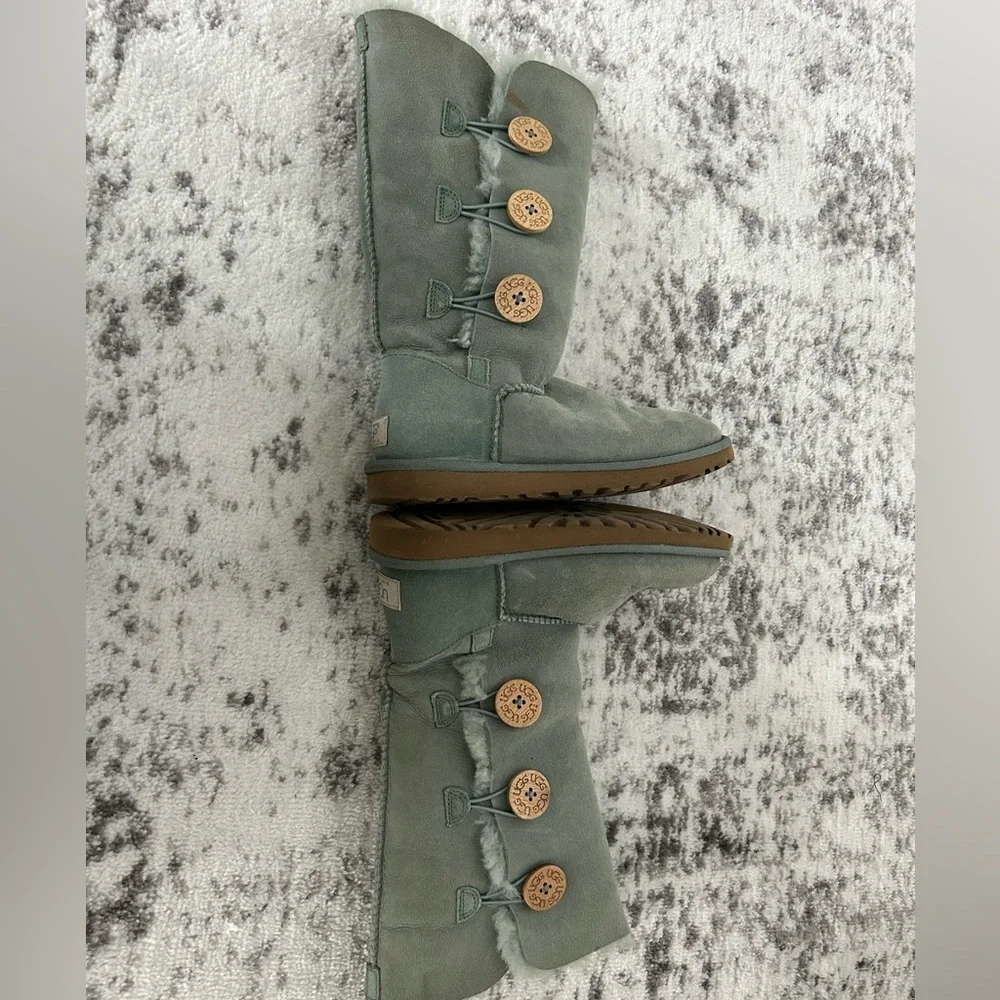 UGG Bailey Button Triplet ll Boot Blue - Picture 4 of 8